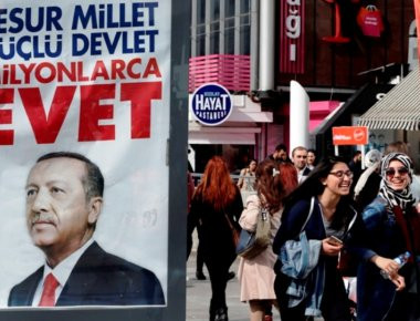 Τουρκία: Δημοψήφισμα - Οριακό ποσοστό υπέρ του «Ναι» με 51% έναντι 49% του «Όχι» δείχνουν τα αποτελέσματα
